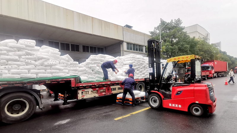 以赛促学 “竞”显身手 不朽情缘文化节岗位手艺交锋大赛开赛